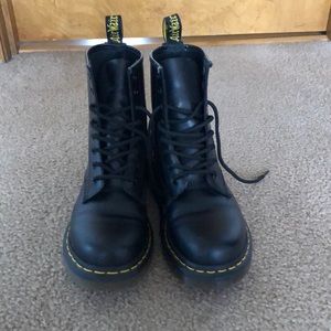 Matte black Dr.Martens